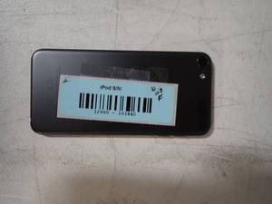 lot 42 image: iPod Touch 6th Gen A1574  16GB storage