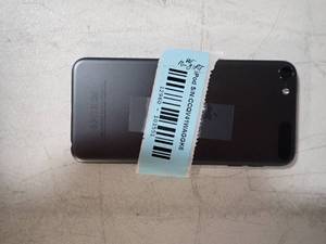 lot 44 image: iPod Touch 6th Gen A1574  16GB storage