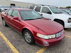 lot 17 image: 2001 Cadillac Seville SLS