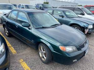 lot 16 image: 2001 Mazda Protege ES