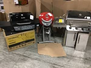 lot 8 image: ASSORTED PALLET WITH MIXED CHAR BROIL GRILLS SEE PICS