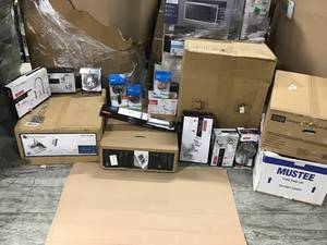 lot 11 image: ASSORTED PALLET WITH SINKSFAUCETSSHOWER HEADS SEE PICS
