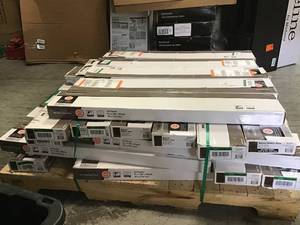 lot 22 image: ASSORTED PALLET WITH MIXED TRAFFICMASTER PLANKS SEE PICS