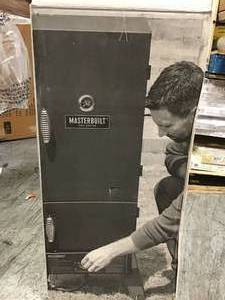 lot 23 image: MASTERBUILT PRO MDS 230S Dual Fuel Smoker SEE PICS