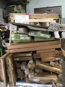 lot 24 image: ASSORTED PALLET WITH MIXED FLOORINGHOME DECORATION SEE PICS