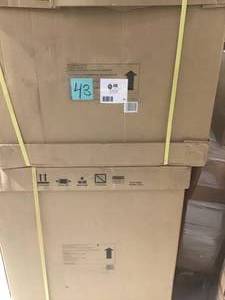 lot 43 image: Husky 30 in. W 10-Drawer Deep Combination Tool Chest and Rolling Cabinet Set in Gloss Black in good conditions