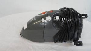 Black & Decker 900 Watts Vacuum
