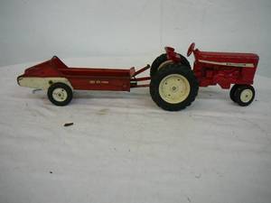 International Tractor & Spreader