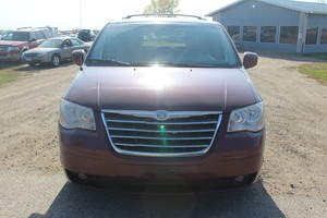 lot 6247 image: 2008 Chrysler Town & Country Touring - 2 Owners