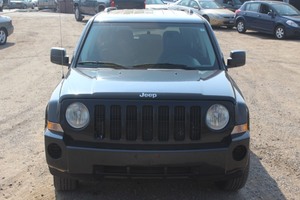 lot 6255 image: 2009 Jeep Patriot 4x4 - 68,527 Miles - ONE OWNER -