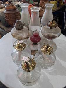 lot 154 image: Vintage and Antique Hurricane Lamps and Parts