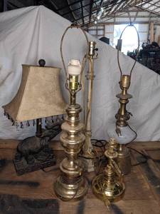 lot 163 image: Vintage to Modern Table Lamp Lot