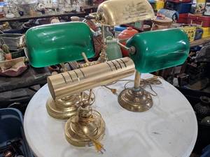 lot 164 image: Three Vintage Brass Bankers Lamps