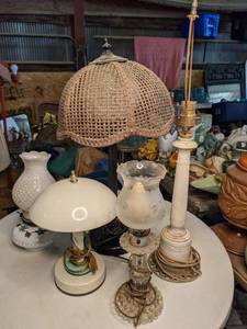 lot 166 image: Collection of Vintage Table Lamps