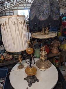 lot 169 image: Mixed Lot of Vintage Table Lamps