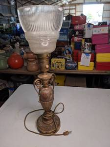 lot 180 image: Beautiful Ornate Brass Lamp