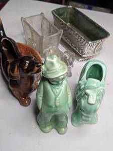 lot 196 image: Assorted Vintage Planters