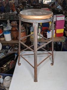 lot 200 image: Vintage Rusty Industrial Stool