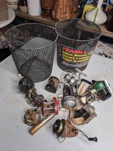lot 208 image: Lot of Fishing Reels and Minnow Traps