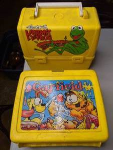lot 228 image: Pair of Lunch Boxes - Kermit and Garfield