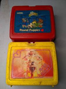 lot 236 image: Pair of 80s Lunch Boxes Miss Piggy and Pound Puppies