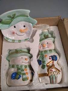 lot 245 image: Snowman Ceramics Set