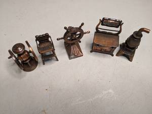lot 267 image: Assorted Vintage Die Cast Miniatures