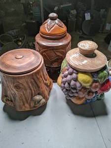 lot 296 image: Three Nature Themed Cookie Jars