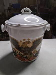 lot 298 image: Vintage American Eagle Cookie Jar