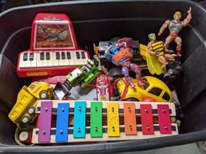 lot 331 image: Lot of Vintage Toys