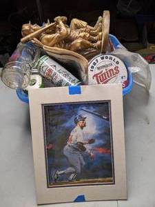 lot 343 image: Assorted Twins Memorabilia