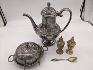 lot 370 image: Beautiful Antique Servingware