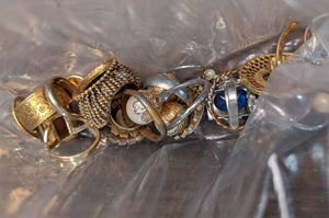 lot 399 image: Grab Bag of Rings