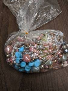 lot 422 image: Grab Bag of Vintage Beaded Necklaces