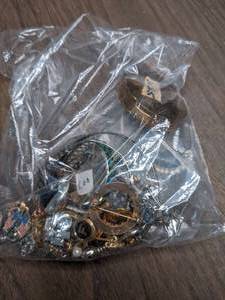 lot 428 image: Assorted Jewelry Grab Bag