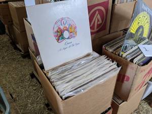 lot 318 image: Lot of Assorted Vinyl Records