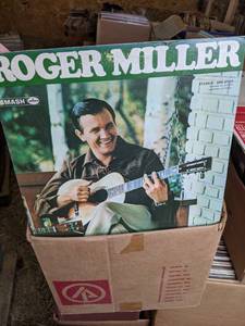 lot 9 image: Lot of Assorted Vinyl Records