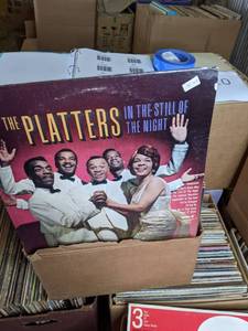 lot 10 image: Lot of Assorted Vinyl Records