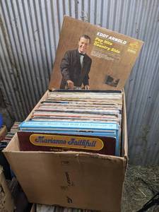 lot 26 image: Lot of Assorted Vinyl Records