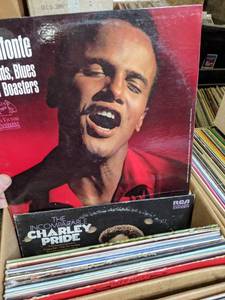 lot 43 image: Lot of Assorted Vinyl Records