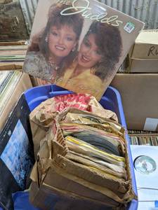 lot 44 image: Lot of Assorted Vinyl Records