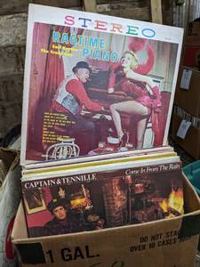 lot 61 image: Lot of Assorted Vinyl Records