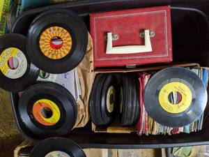 lot 75 image: Lot of Assorted Vinyl Records