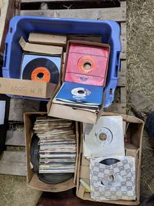 lot 76 image: Lot of Assorted Vinyl Records