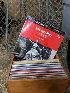 lot 87 image: Lot of Assorted Vinyl Records