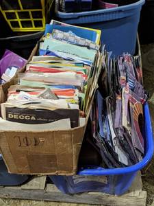 lot 211 image: Lot of Assorted Vinyl Records