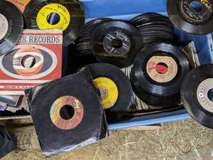 lot 302 image: Lot of Assorted Vinyl Records - Mostly 45s