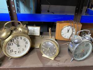lot 106 image: Lot of Vintage Alarm Clocks