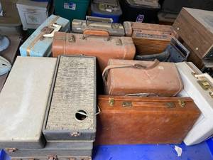 lot 113 image: Lot of Assorted Hard Shell Cases Plus Contents
