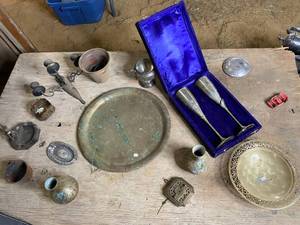 lot 192 image: Vintage Metal Home Decor & Kitchen Items